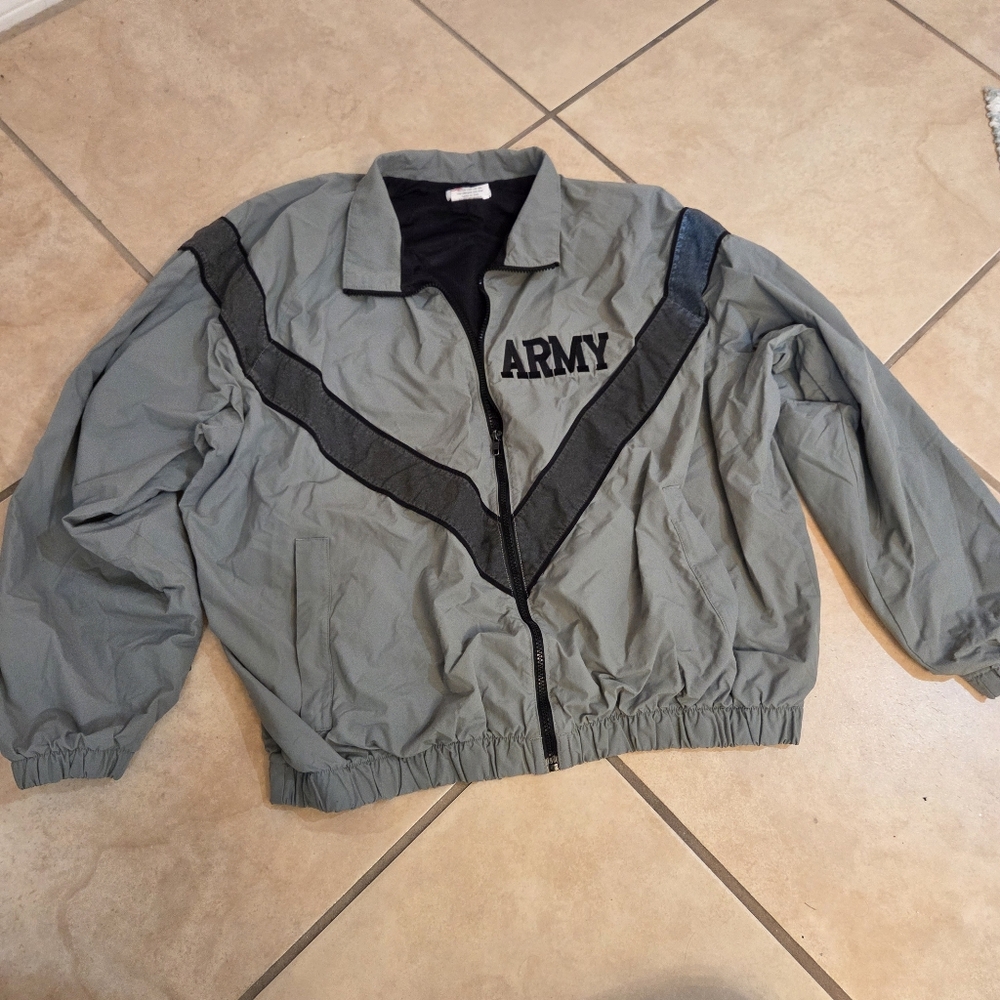 US Army Improved Physical Fitness Uniform (IPFU) jacket Mens Grey